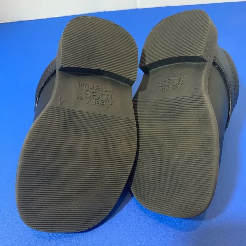Teeny Toes worn once